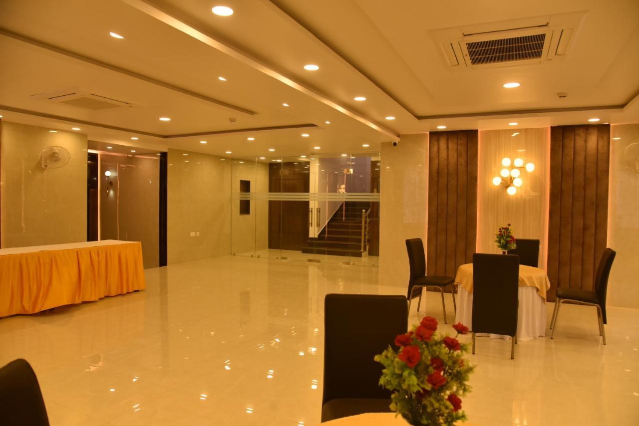 Hotel Nexus L Hotels In Charbagh Lucknow Bagian luar foto
